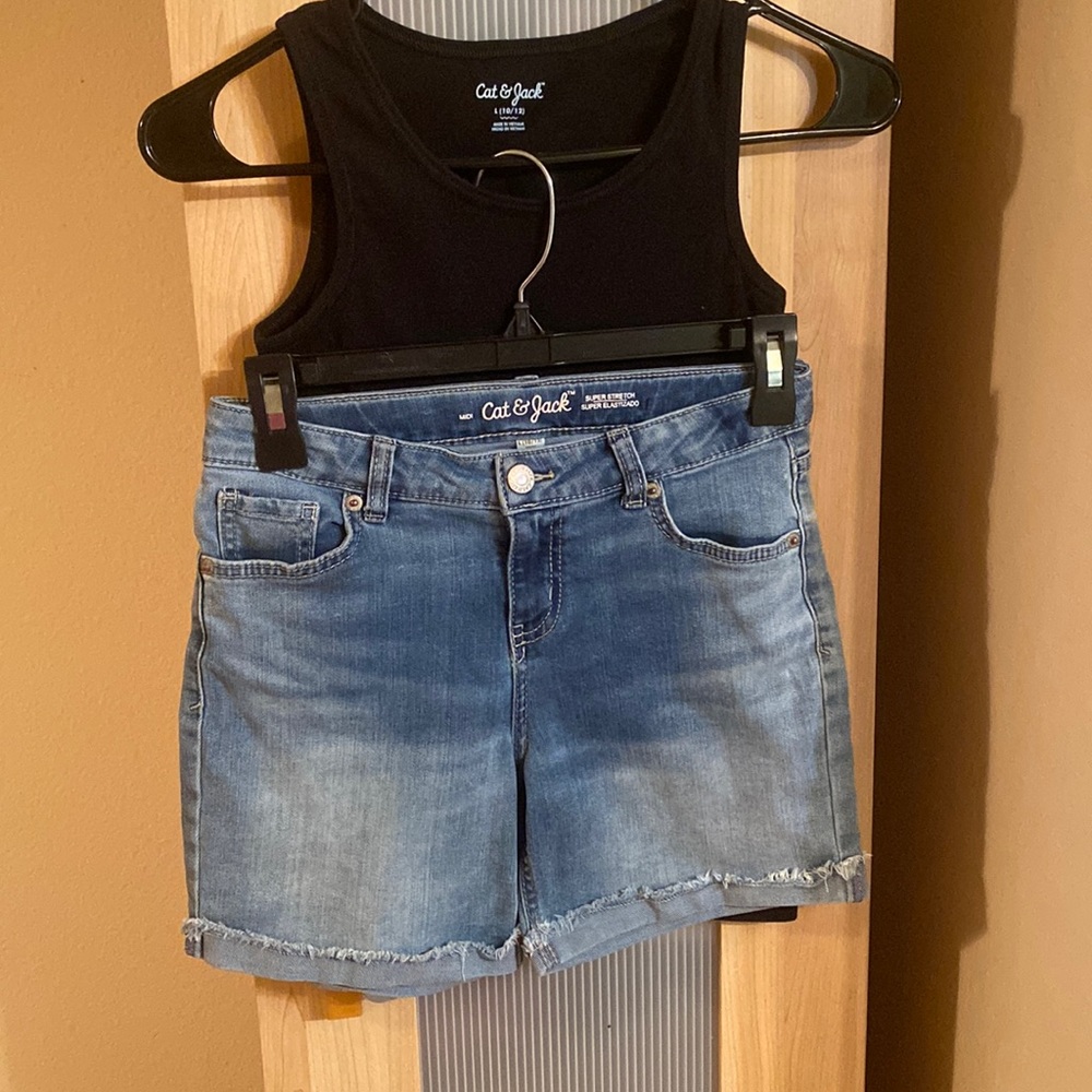 Cat&Jack 12 years girls outfit shorts and tank top.